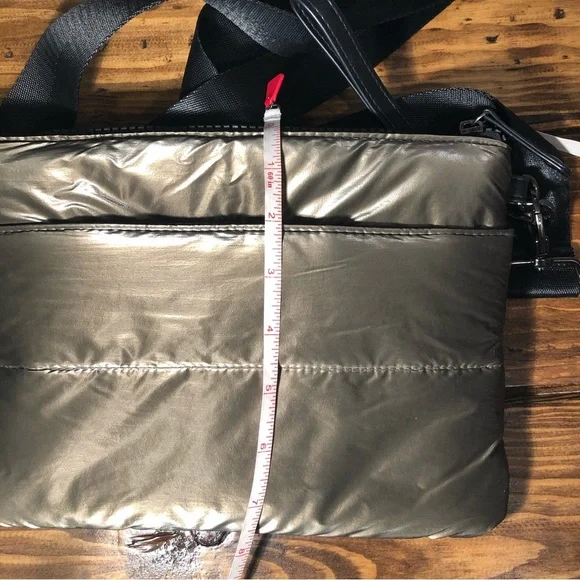 Sondra Roberts Squared Quilted Puffer crossbody clutch wristlet - Picture 12 of 12